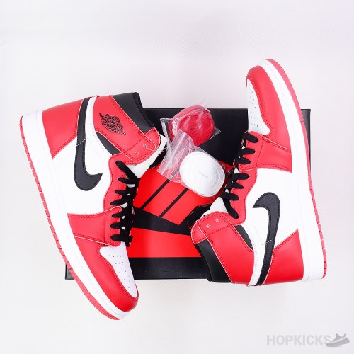 Air Jordan 1 Retro Chicago 