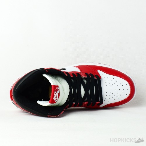 Air Jordan 1 Retro Chicago 