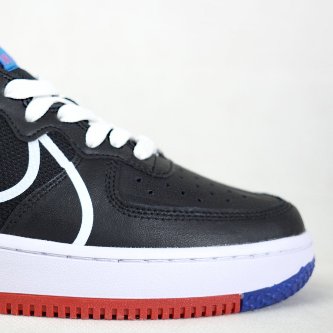 Nike Air Force 1 React Black Gym Red 