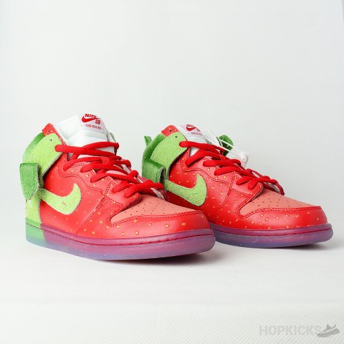 SB Dunk High Strawberry Cough