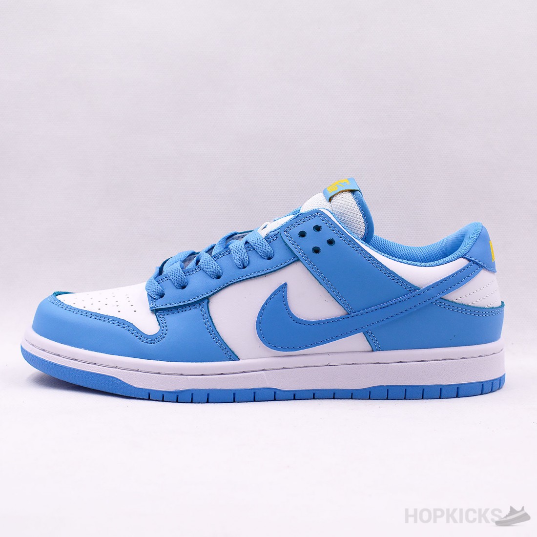 dunk low unc red