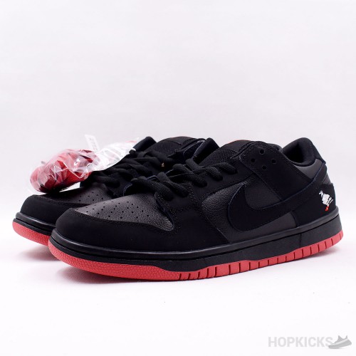 SB Dunk Low Black Pigeon