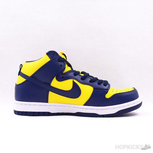 Dunk High Michigan