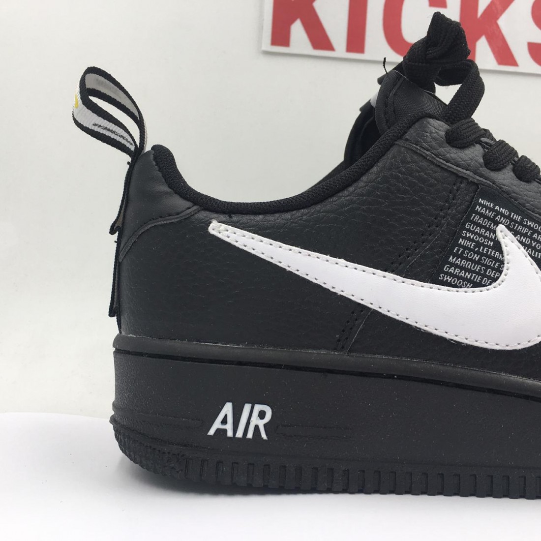 Air Force 1 LV8 Utility Black