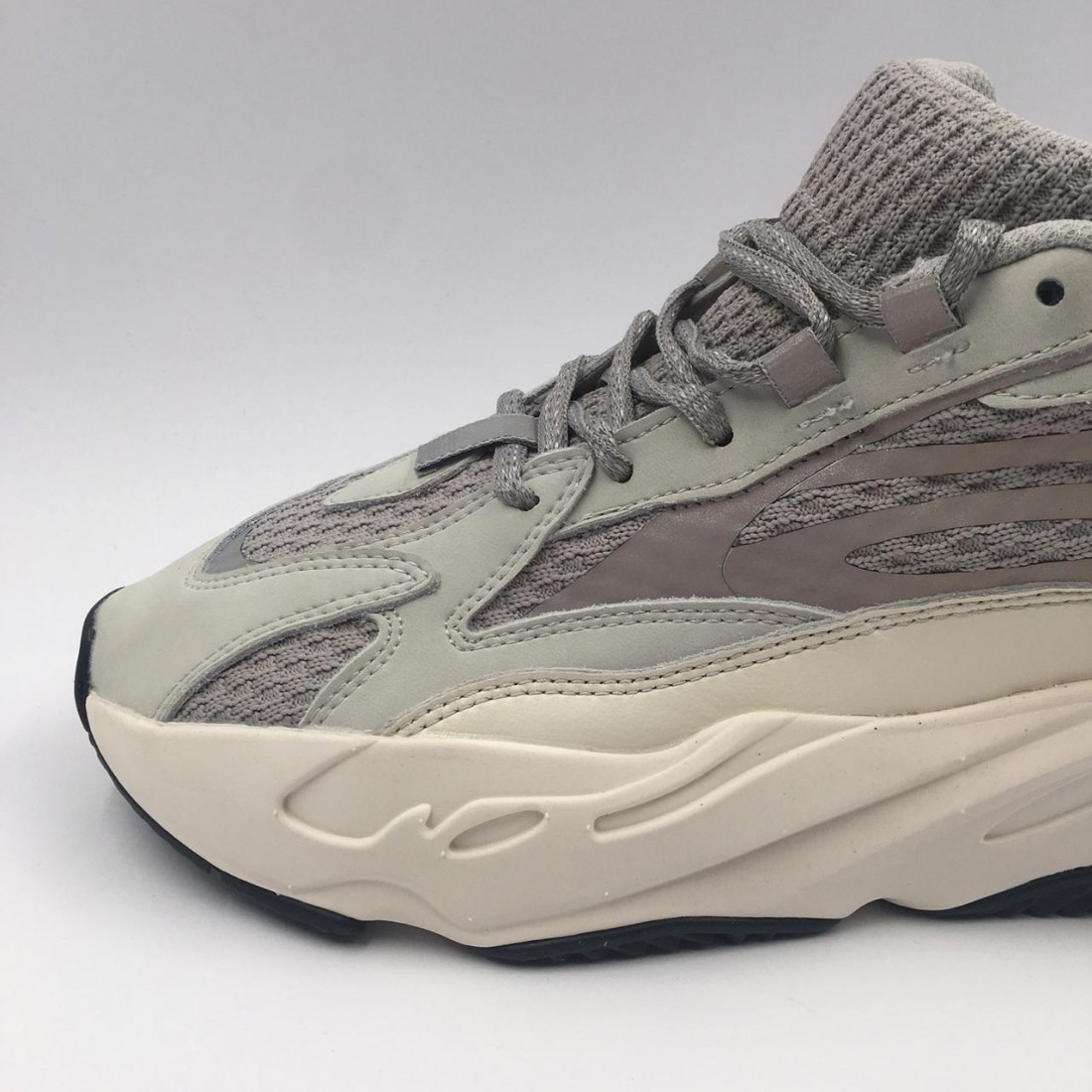 yeezy 700 static real