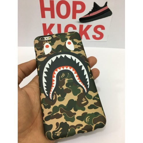 a bathing ape Bape Green Iphone Cover ( GLOW IN DARK )