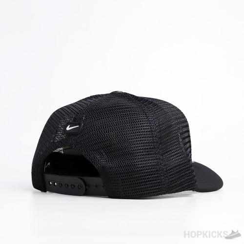 Nike Classic Trucker Black Cap