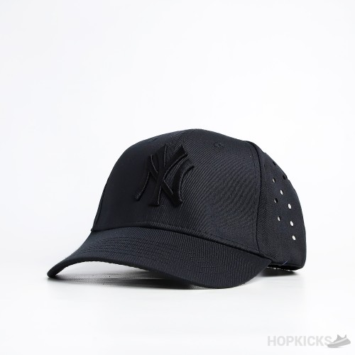 NY Black Logo Black Cap