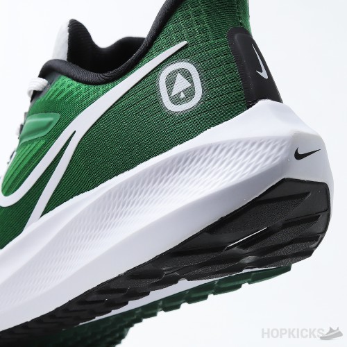 Air Zoom Pegasus 39 Oregon Track Club (Dot Perfect)