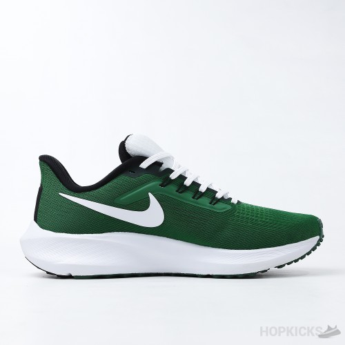 Air Zoom Pegasus 39 Oregon Track Club (Dot Perfect)