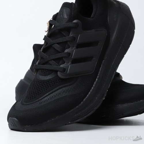 Ultra Boost 22 Triple Black (Premium Plus Batch)