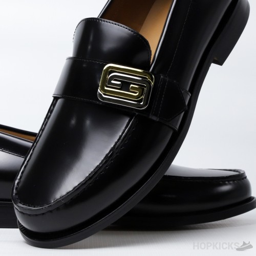 Gucci Logo-Plaque Leather Loafer (Dot Perfect)
