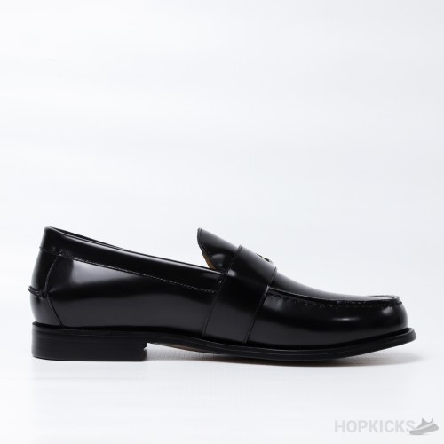 Gucci Logo-Plaque Leather Loafer (Dot Perfect)