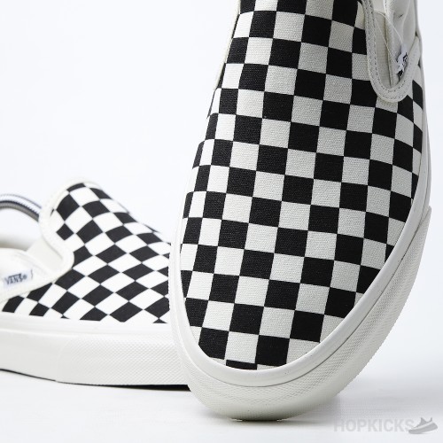 Vans Classic Checkerboard Slip-On (Dot Perfect)