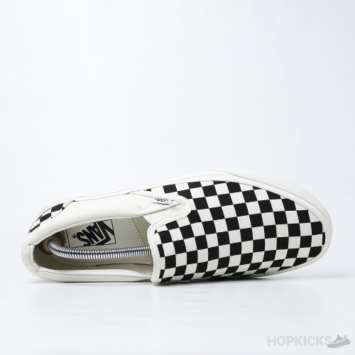 Vans Classic Checkerboard Slip-On (Dot Perfect)