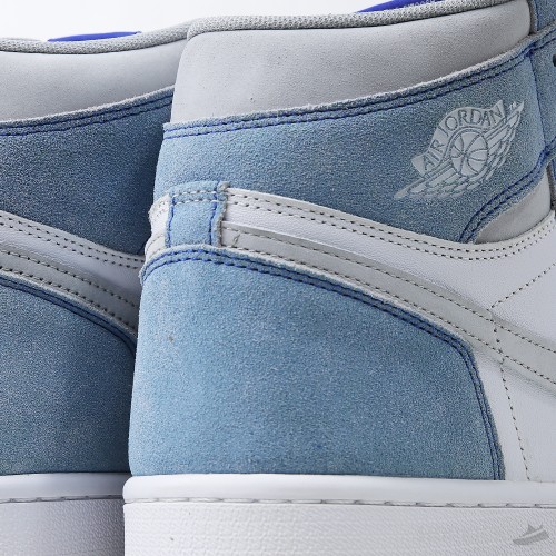 Air Jordan 1 Retro High OG 'Hyper Royal' (Premium Plus Batch)