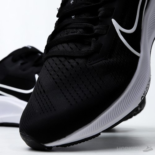 Air Zoom Pegasus 38 Black White (Slight Stain)