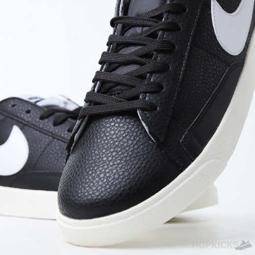 Nike Blazer Low '77 Vintage Black White