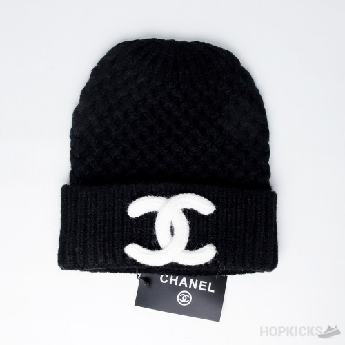Chanel Pre-owned Cashmere Beanie in Black