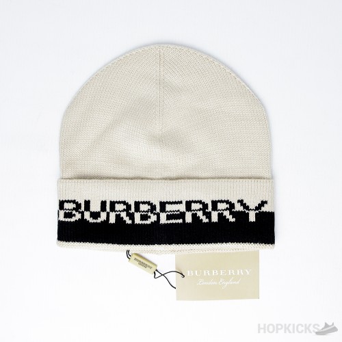 Burberry Embroidered-Logo Knitted Beanie