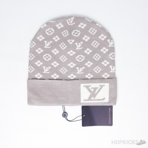 Luxurious Louis Vuitton Signature Beanie Beige White