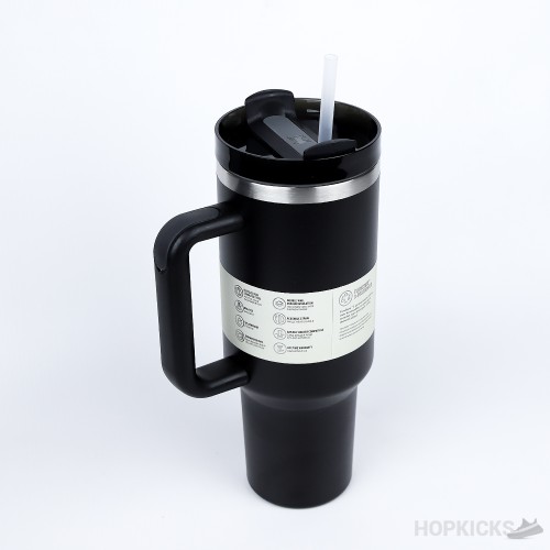 Quencher H2.0 Flowstate Tumbler Black (1.18L) Quencher H2.0 Flowstate Tumbler Black (1.18L)