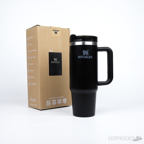 Quencher H2.0 Flowstate Tumbler Black (887ml) Quencher H2.0 Flowstate Tumbler Black (887ml)