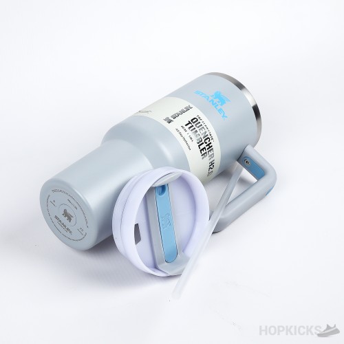 Quencher H2.0 Flowstate Tumbler Light Blue (1.18L) Quencher H2.0 Flowstate Tumbler Light Blue (1.18L)