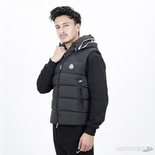 Moncler Cardamine quilted down vest with logo adorned hood  (High-end Batch)