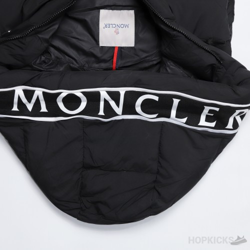 Moncler Cardamine quilted down vest with logo adorned hood  (High-end Batch)