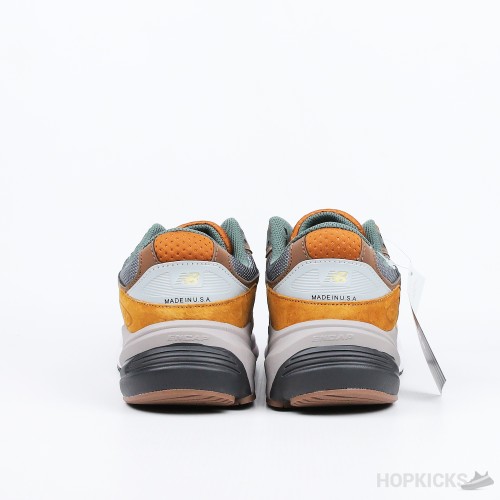 New Balance 990v6 Carhartt WIP Sculpture Center (Premium Batch)