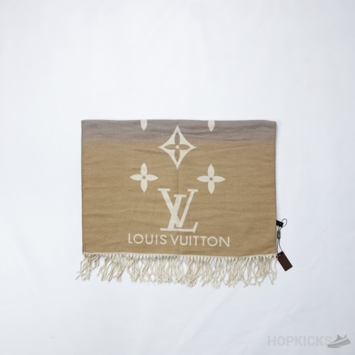 LV Essential Scarf Luxury S00 Brown