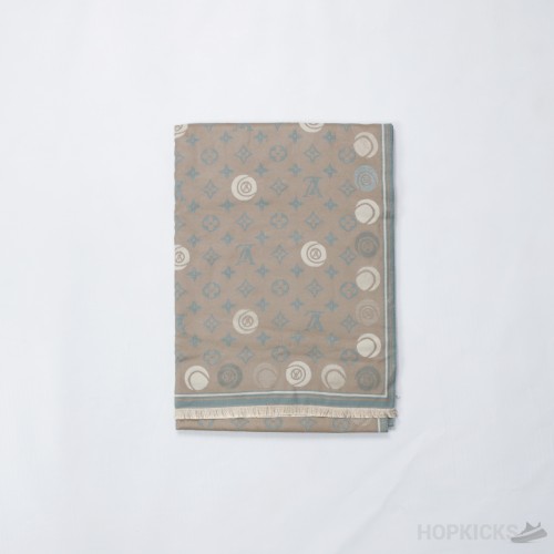 Louis Vuitton Women’s LV Monogram Grey Scarf