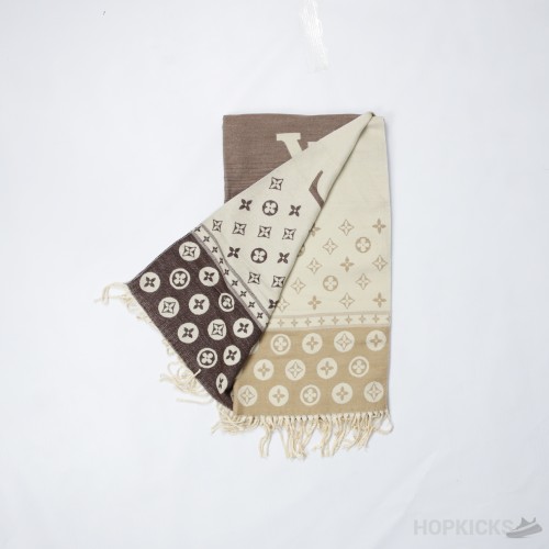 Louis Vuitton Women’s Checkered Pattern + LV Monogram