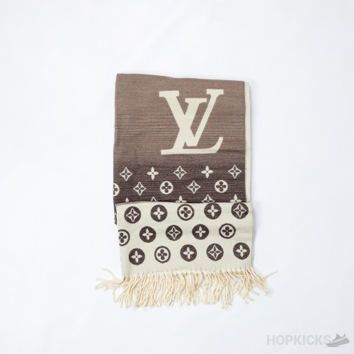 Louis Vuitton Women’s Checkered Pattern + LV Monogram