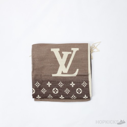 Louis Vuitton Women’s Checkered Pattern + LV Monogram