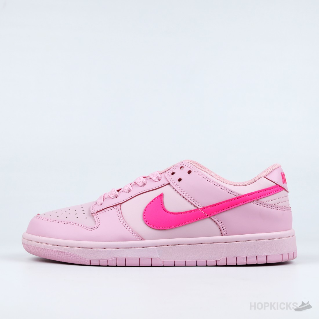 flat soled nike shoes