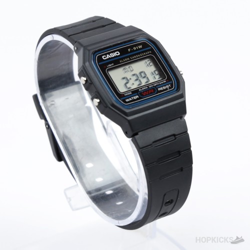 Casio F-91W Retro Black Water Resistant Alarm Chronograph Casio F-91W Retro Black Water Resistant Alarm Chronograph