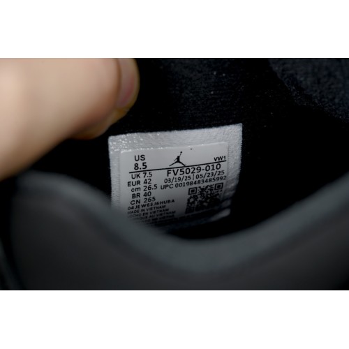 Air Jordan 4“Black Cat
