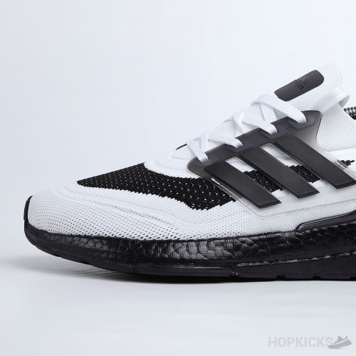 Ultra boost 21 Black & White