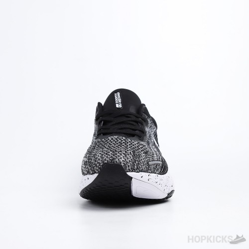 Zoom X Invincible Run Flyknit Oreo