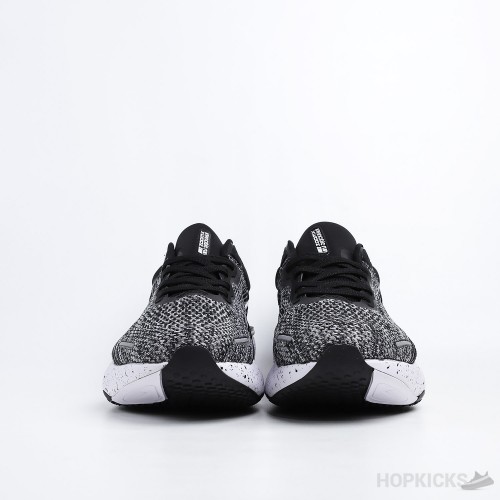 Zoom X Invincible Run Flyknit Oreo