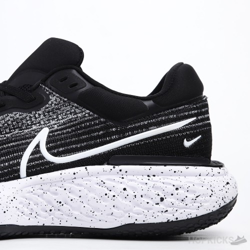 Zoom X Invincible Run Flyknit Oreo