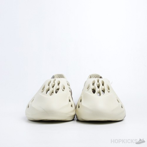 Yeezy Foam RNNR MX Cream Clay