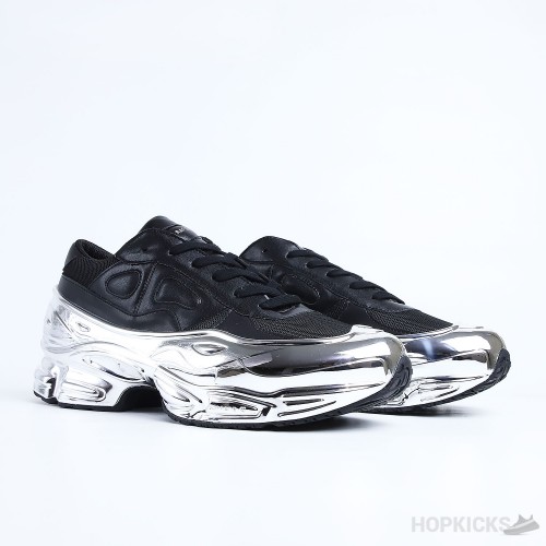 Ozweego Raf Simons Core Black Silver Metallic